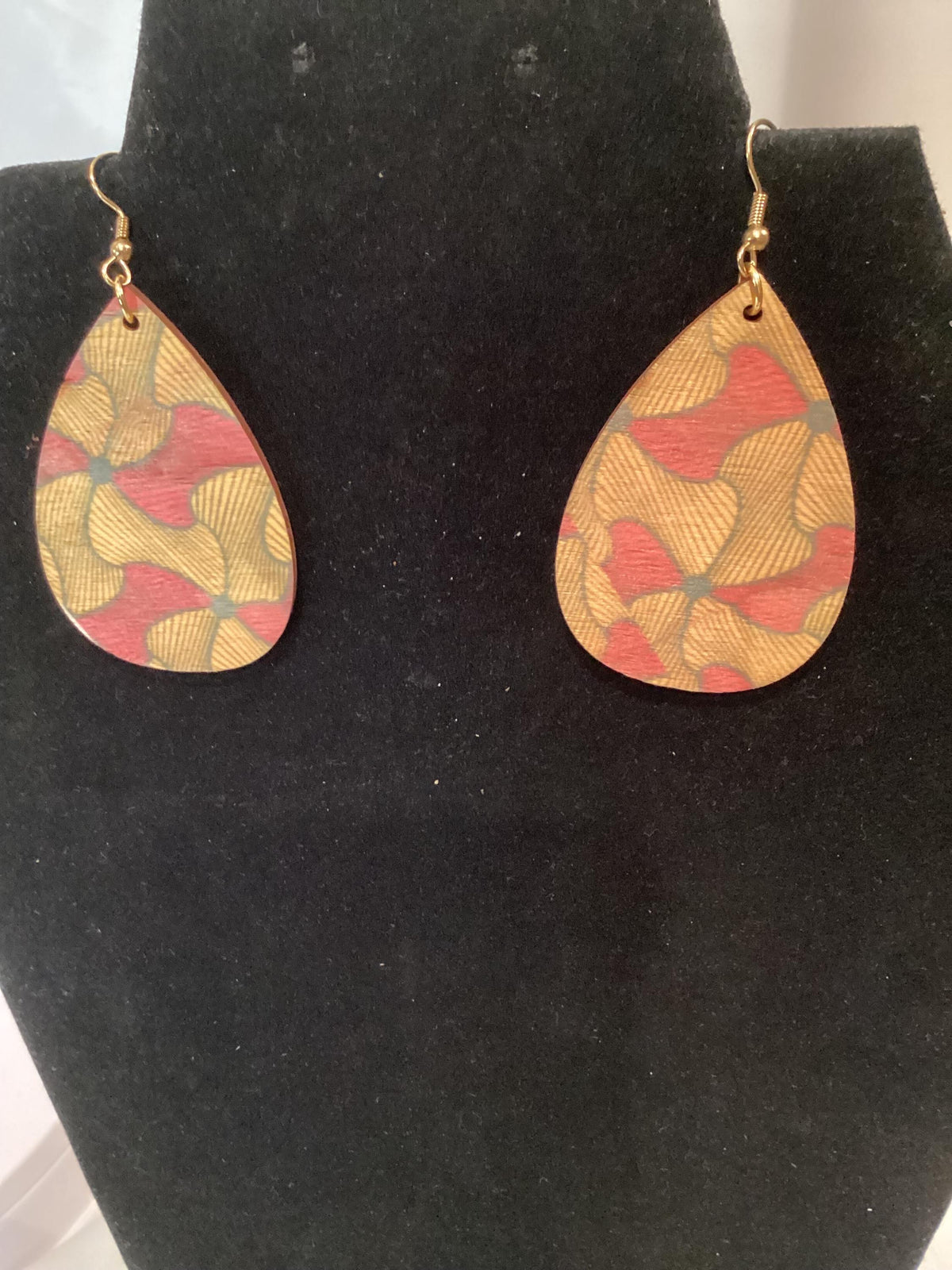 Elegant Africana gold and red colored teardrop earrings